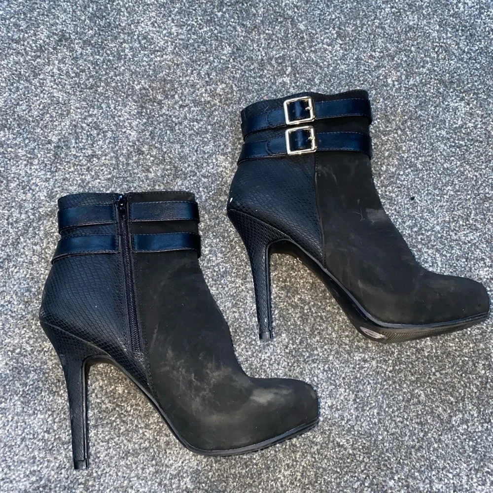 Black Booties/Heels - Picture 6 of 10